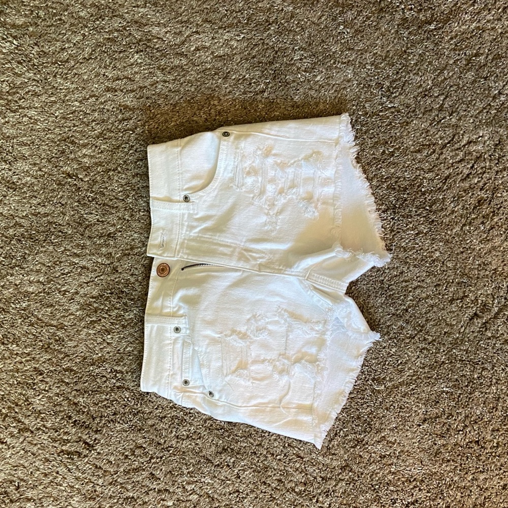 AMERICAN EAGLE white jean shorts